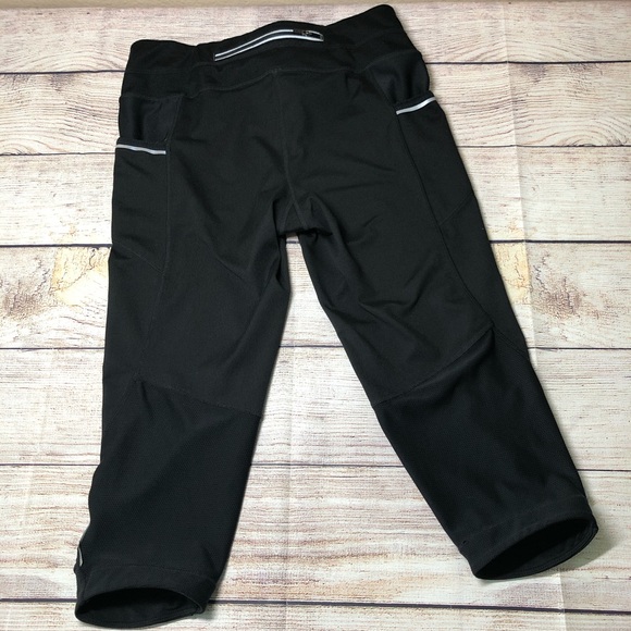 Athleta Performance Capris - Picture 1 of 9